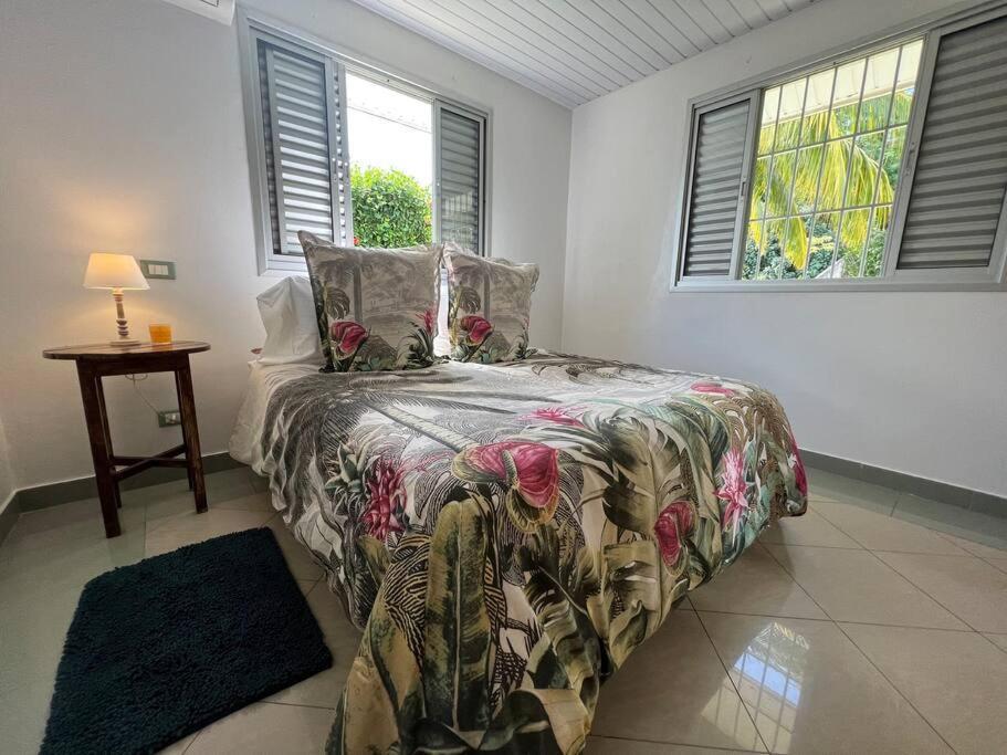 Waterfront Paradise 2 Br; Stunning Sunsets Сasa de vacaciones