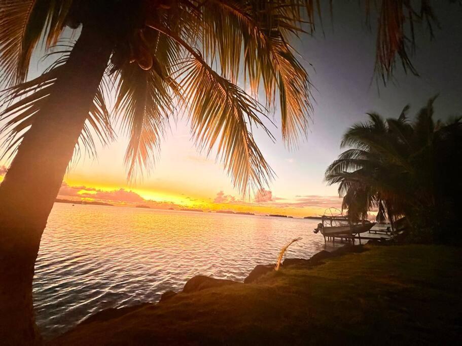 Waterfront Paradise 2 Br; Stunning Sunsets Сasa de vacaciones Bora Bora