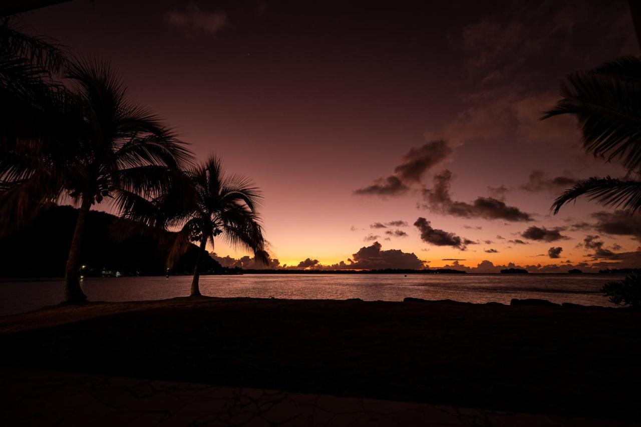 Waterfront Paradise 2 Br; Stunning Sunsets Сasa de vacaciones *