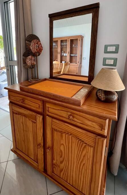 Waterfront Paradise 2 Br; Stunning Sunsets Сasa de vacaciones